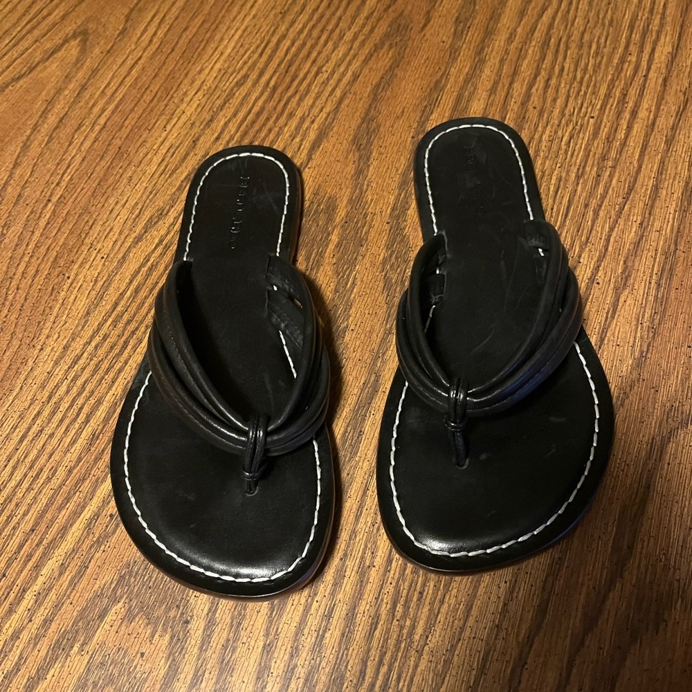 Bernardo Black Leather Women's Sandals